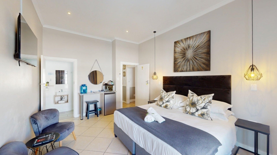 8 Bedroom Property for Sale in Summerstrand Eastern Cape